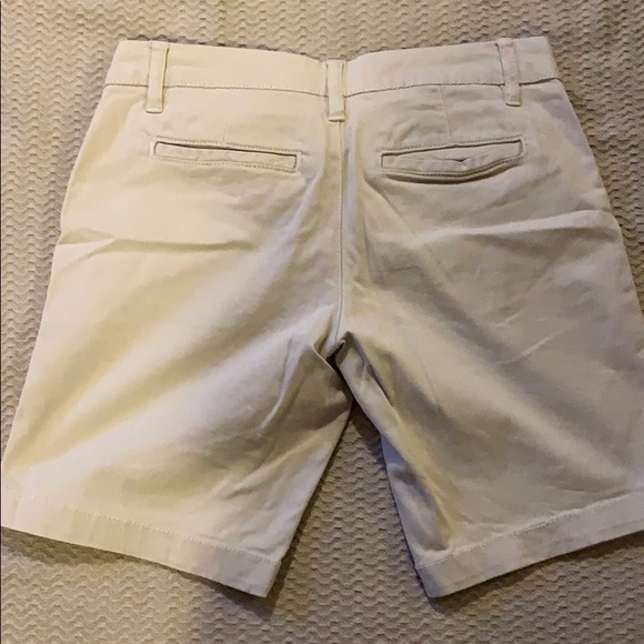 Light cream shorts - Picture 2 of 3